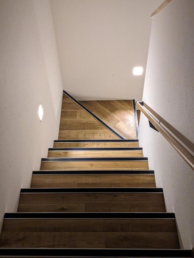 Tbox Hotel Kucsan Kültér fotó